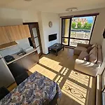 Apartamento Sunny Holidays Apartment, Morsky Bryag Sveti Vlas