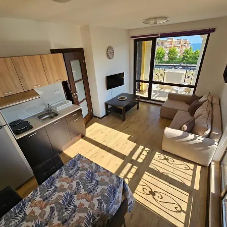 Апартаменты Sea View Apartment, Morsky Bryag Свети-Влас