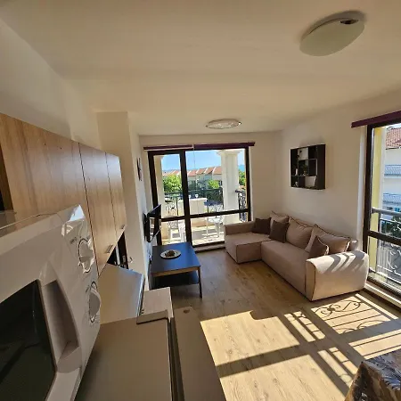 Apartament Sunny Holidays Apartment, Morsky Bryag Święty Włas
